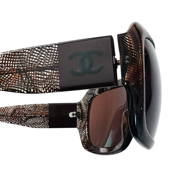 Chanel Interlocking CC Logo Oversize Sunglasses - Picture 4 of 11